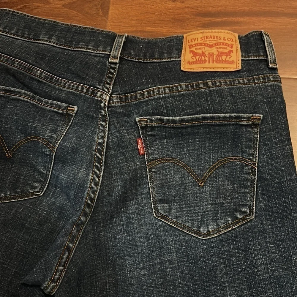 🍁SALE🍁LEVI’S Bermuda Shorts size 27